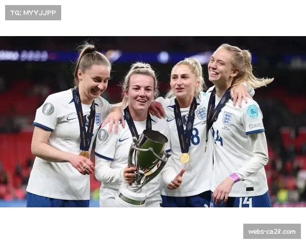 英格兰女足队员劳拉·库姆斯 中场节拍器作用凸显 英格兰女足队员劳拉·库姆斯 中场节拍器作用凸显